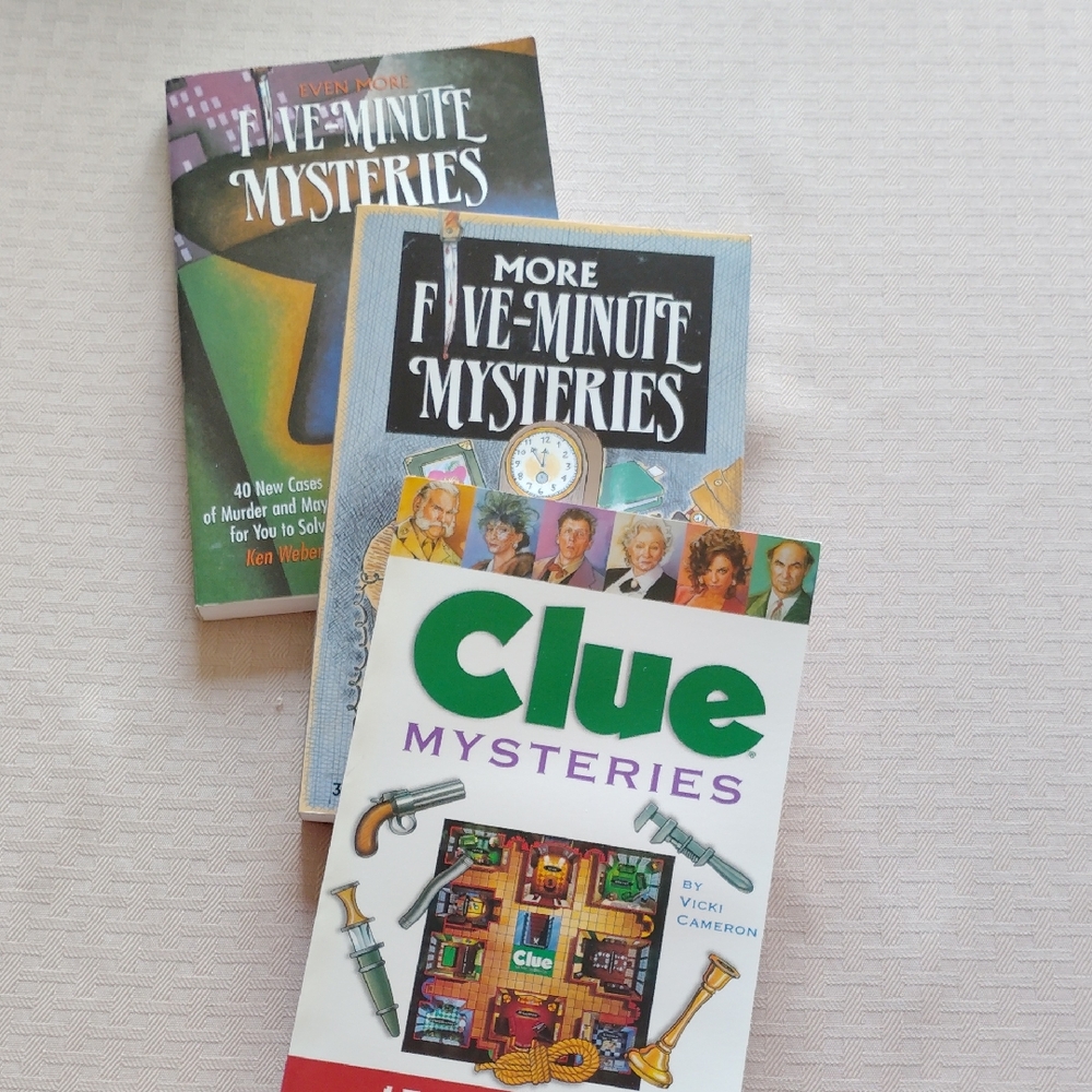 Clue and Five-Minute Mysteries Book Set